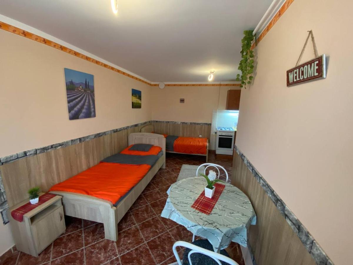 Hajnal Apartman Hajduszoboszlo Ngoại thất bức ảnh