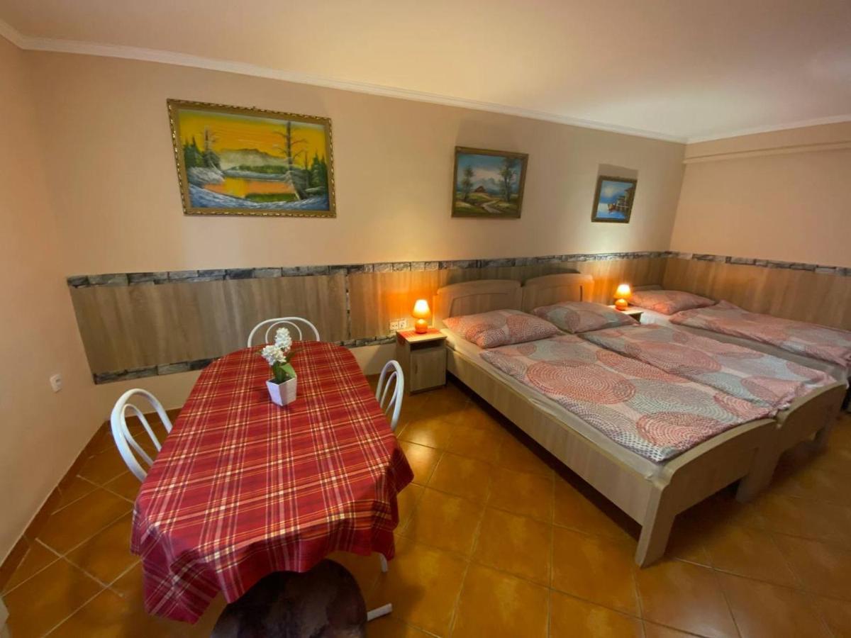 Hajnal Apartman Hajduszoboszlo Ngoại thất bức ảnh