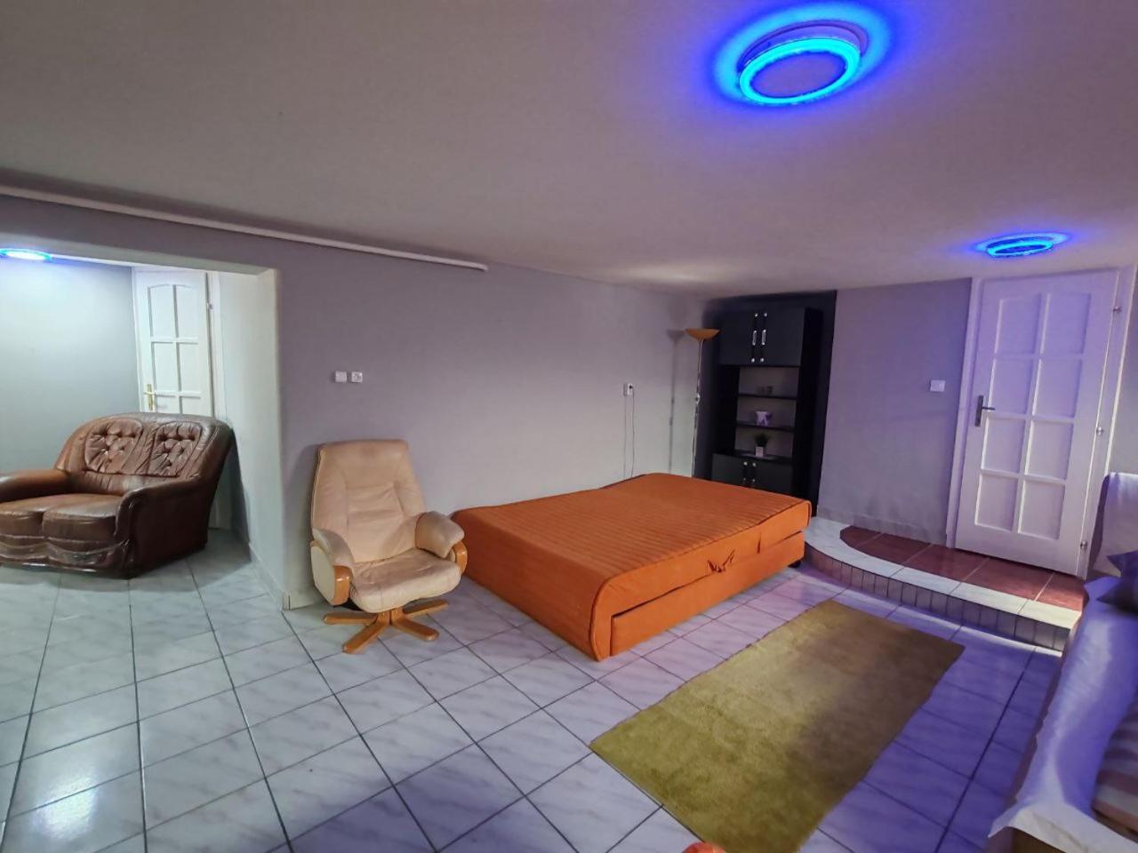 Hajnal Apartman Hajduszoboszlo Ngoại thất bức ảnh
