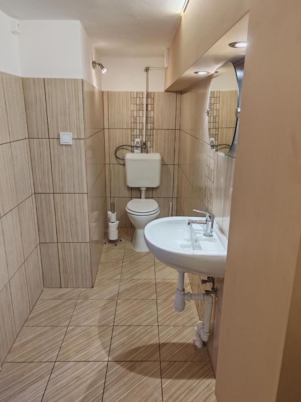 Hajnal Apartman Hajduszoboszlo Ngoại thất bức ảnh