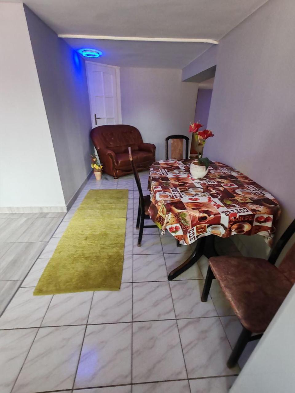 Hajnal Apartman Hajduszoboszlo Ngoại thất bức ảnh