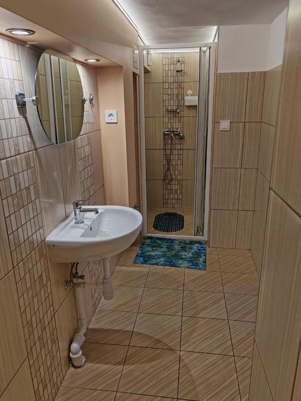 Hajnal Apartman Hajduszoboszlo Ngoại thất bức ảnh