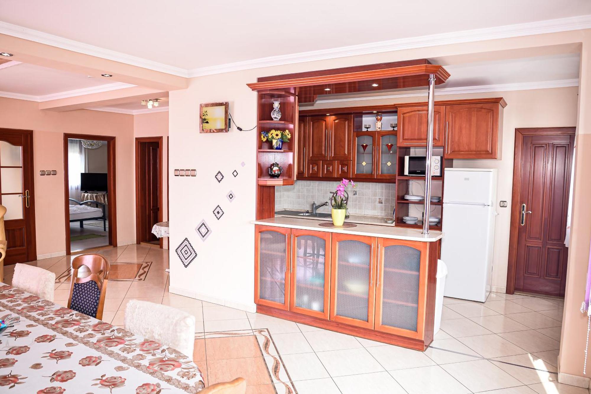 Hajnal Apartman Hajduszoboszlo Ngoại thất bức ảnh